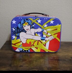 Rare & Hard To Find Wonder Woman Double Sided Tin Lunch Box